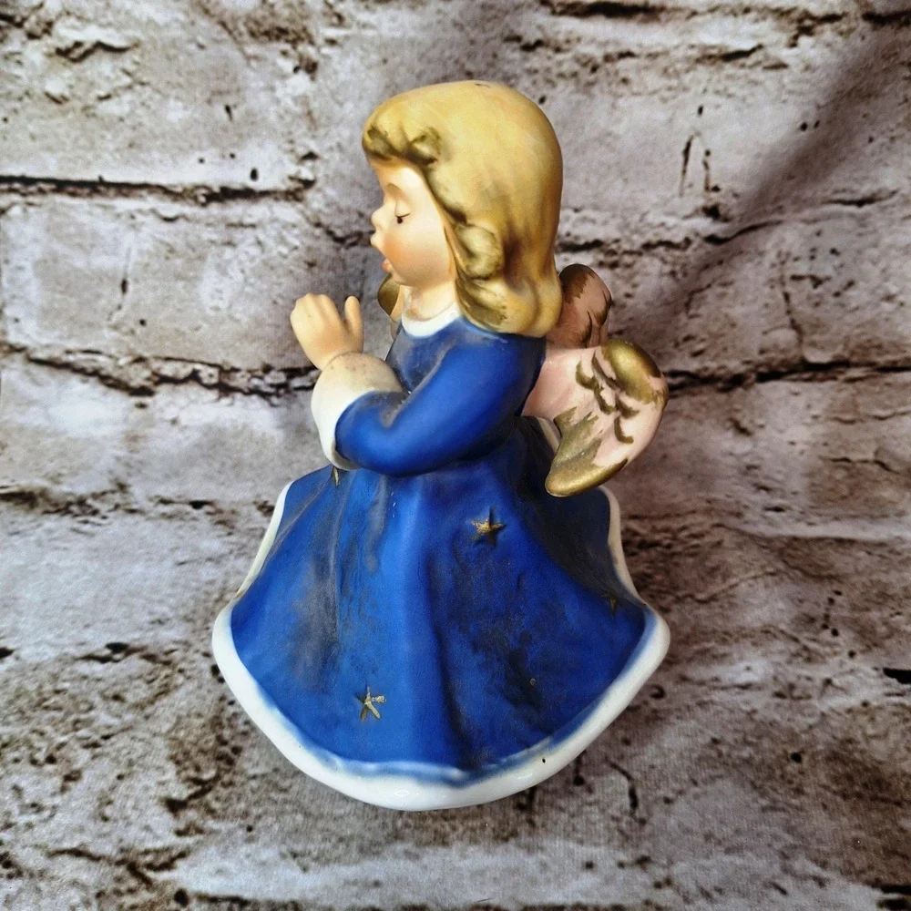 Goebel Nativity Angel 42058 Blue Dress Gold Stars‎ Music Box plays Silent Night